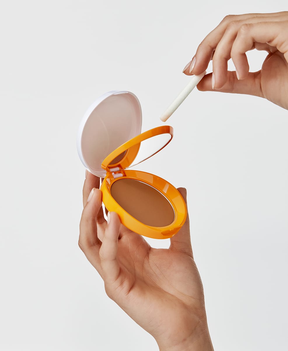 Oil-Free Compact Beige SPF 50+